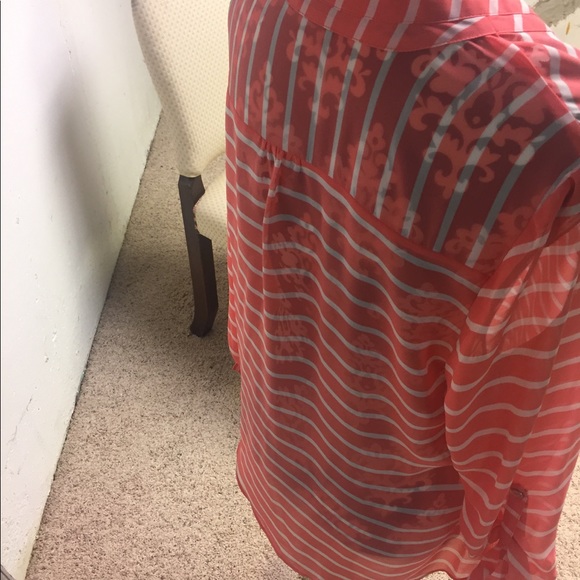 ANA CORAL AND WHITE BLOUSE - Picture 2 of 3